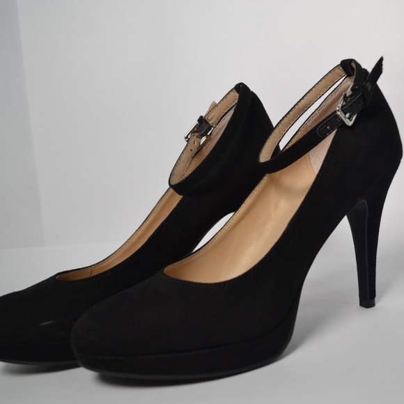 unisa black pumps